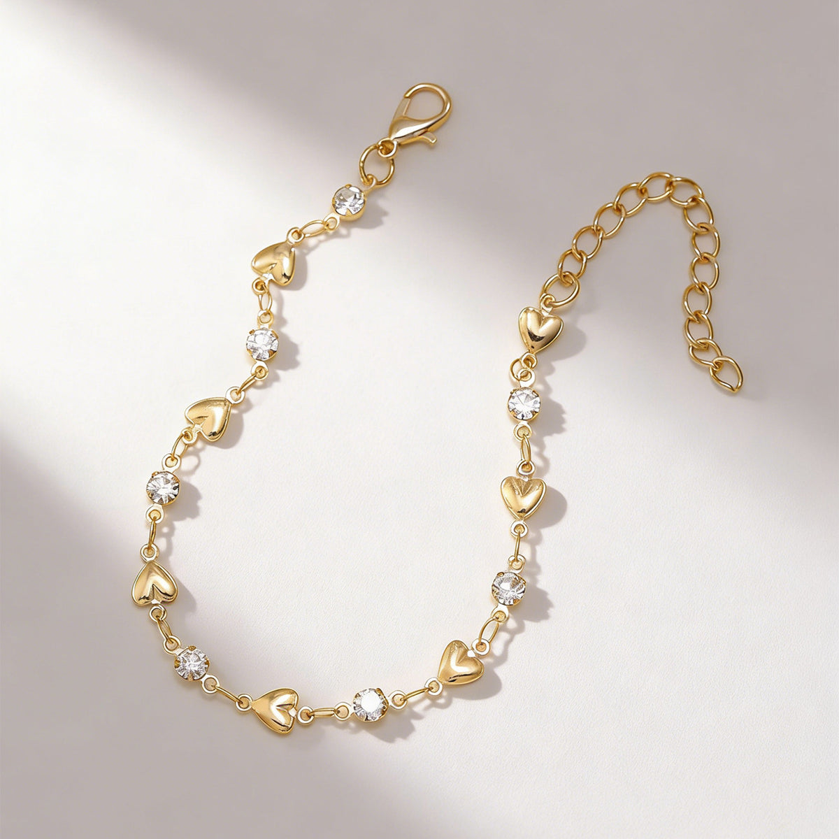 Venus gold heart bracelet with lobster clasp and extender chain