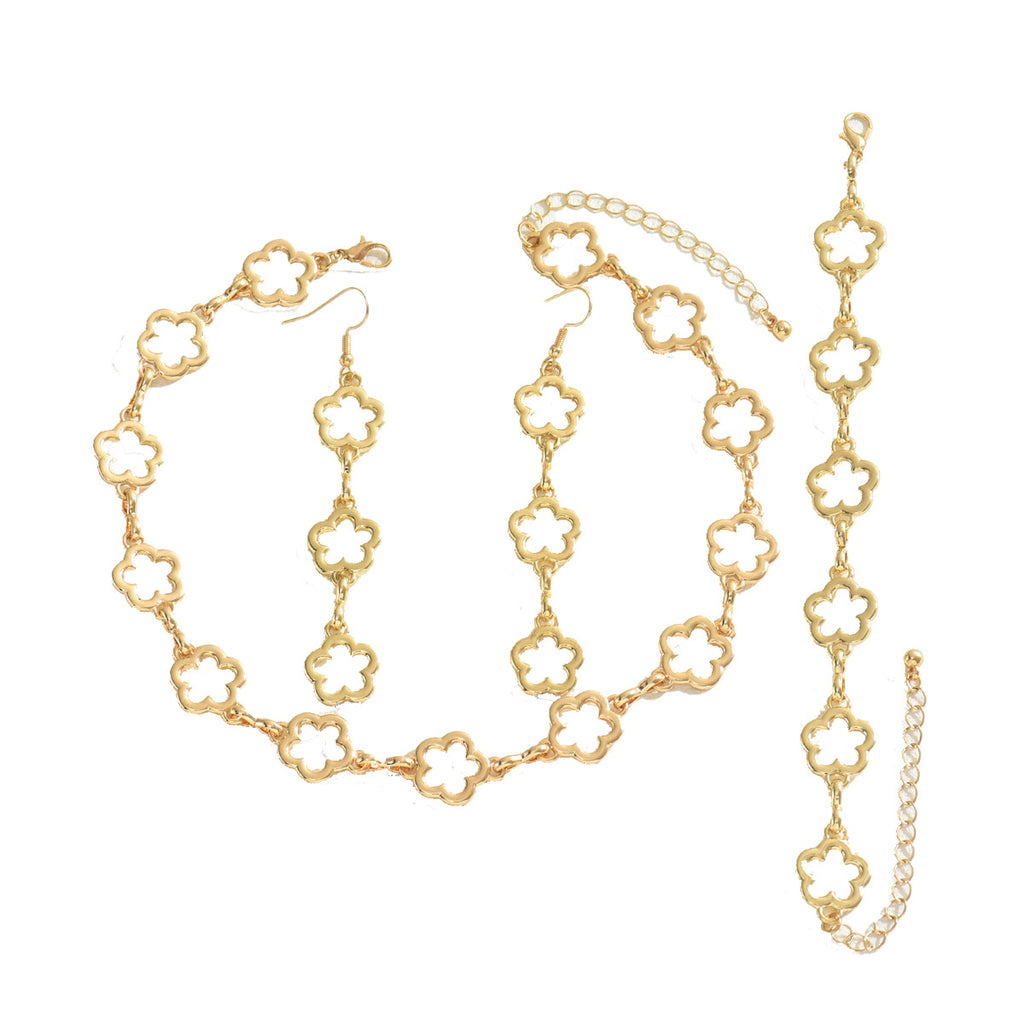 Close-up of the plum blossom motif on the Flora jewellery set